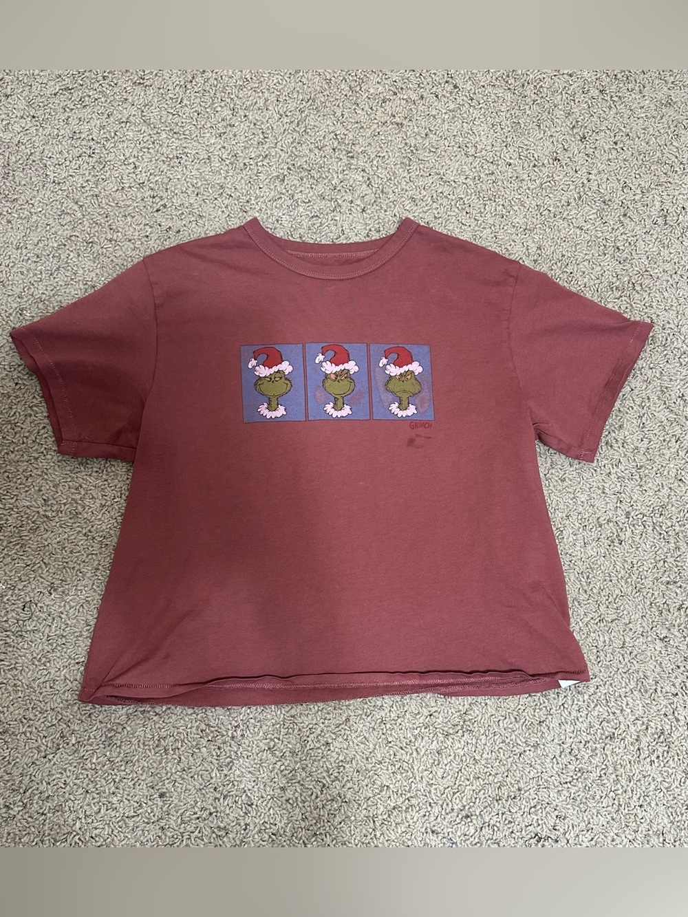 American Eagle Outfitters Mauve Grinch Graphic Short Sleeve Tee
